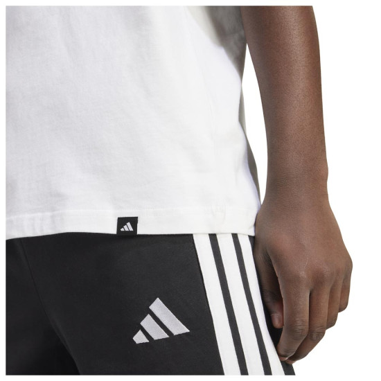 Adidas Ανδρική κοντομάνικη μπλούζα Pennant Trim Graphic Tee Adidas Ανδρική κοντομάνικη μπλούζα Pennant Trim Graphic Tee